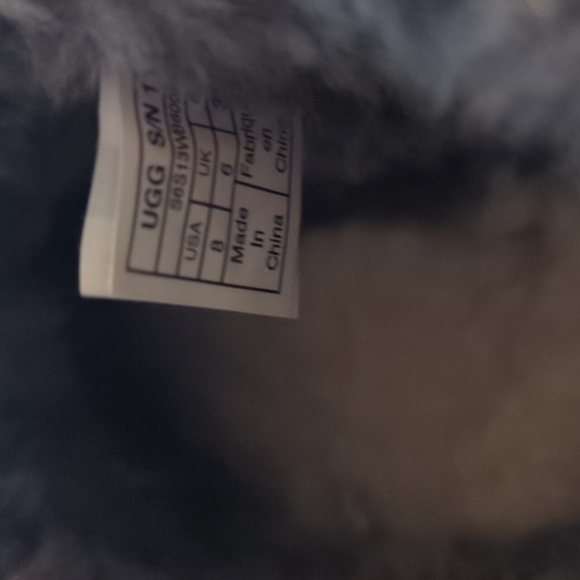 UGG Classic Ultra Mini - Picture 9 of 11